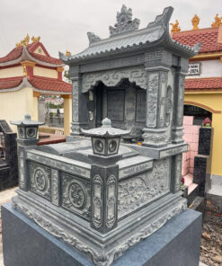 Mộ đá đôi xanh rêu 2025