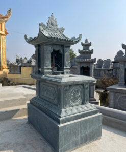 Mộ một mái đá xanh rêu 2025